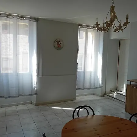 Chambre Dans Appartement - Gite 2 A 4 Personnes Apartman