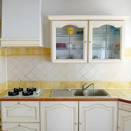 Chambre Dans Appartement - Gite 2 A 4 Personnes Cruis