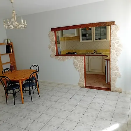 Chambre Dans Appartement - Gite 2 A 4 Personnes Apartman *
